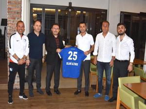 SELAMİ ALTINOK'DAN BÜYÜKŞEHİR BELEDİYE ERZURUMSPOR KAMPINA ZİYARET 