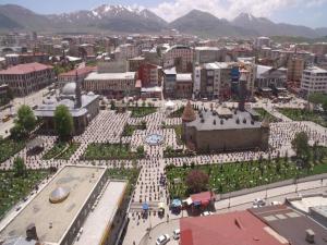 TARİHİ MEKANLARDA CUMA NAMAZI HEYECANI 